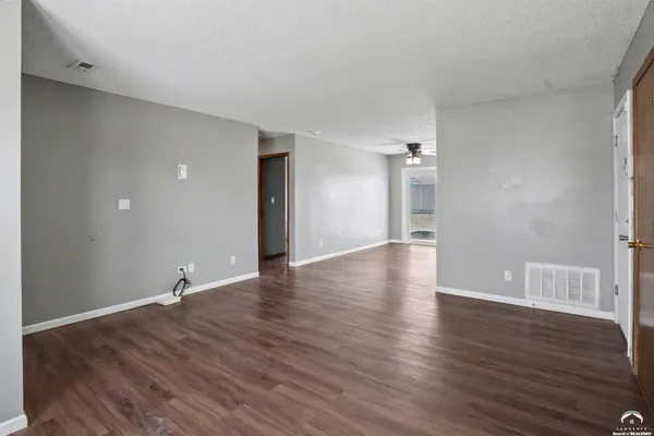 $275,000 | 1605 East 21st Place, Lawrence, KS 66046