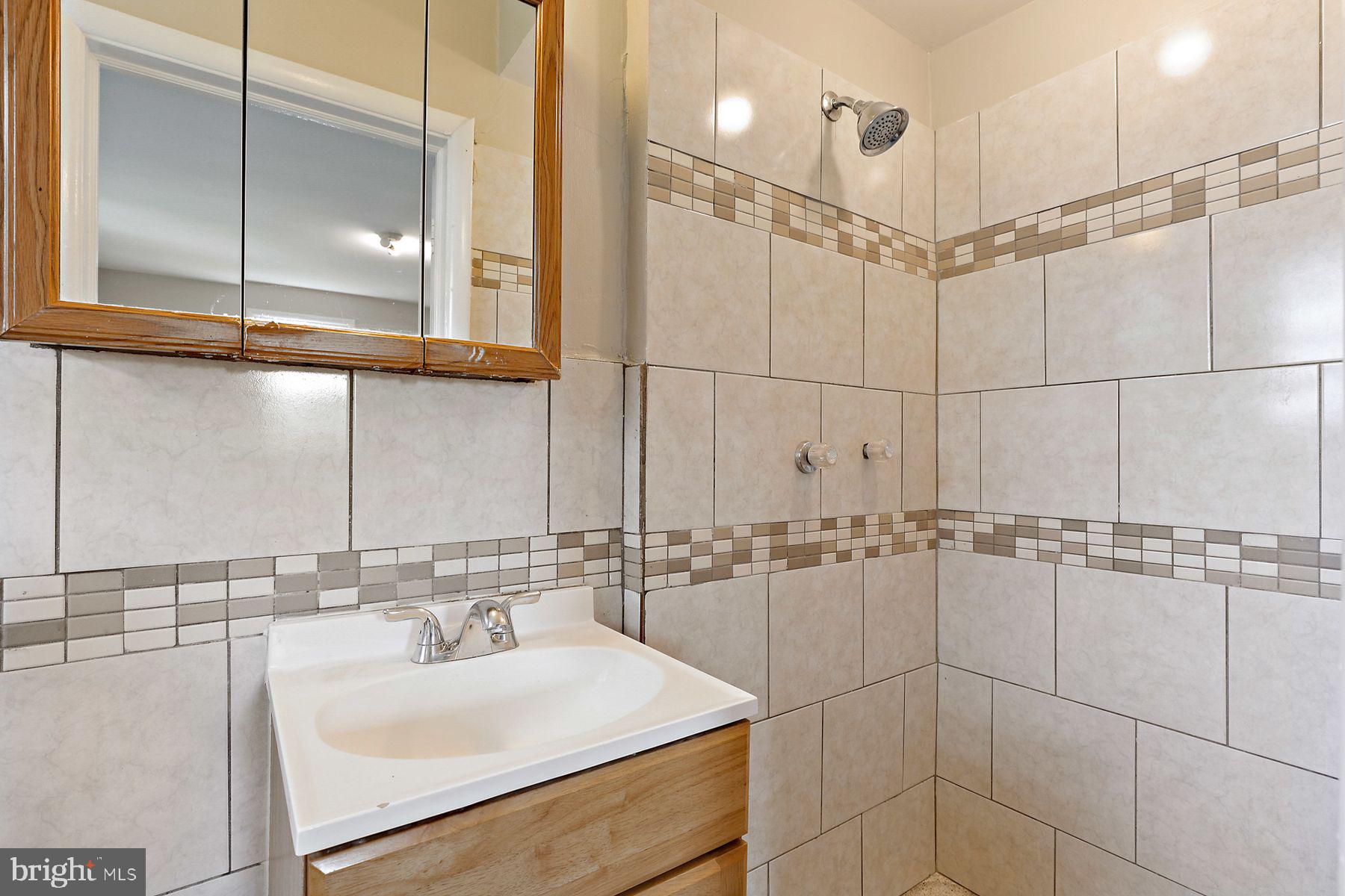 28 North Rolling Road Baltimore, MD 21228 - Photo 10 of 16
