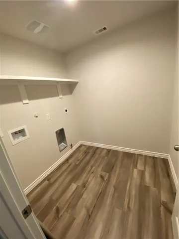 $2,400 | 1353 Greenwich Pk Lane, Corpus Christi, TX 78415