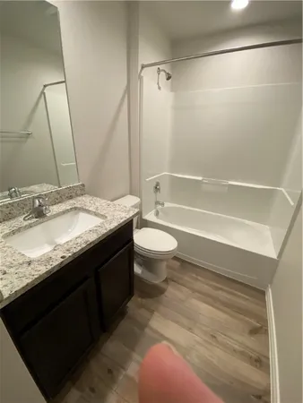 $2,400 | 1353 Greenwich Pk Lane, Corpus Christi, TX 78415