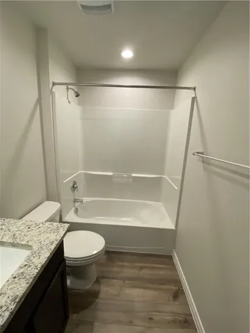 $2,400 | 1353 Greenwich Pk Lane, Corpus Christi, TX 78415