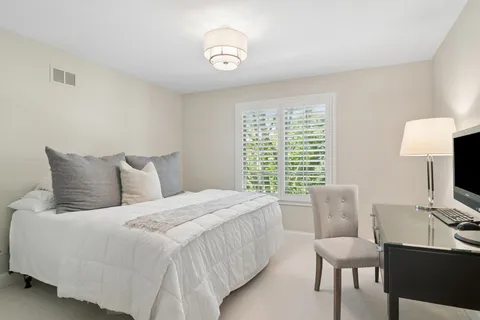 $1,299,000 | 672 Balmoral Court, Lake Forest, IL 60045
