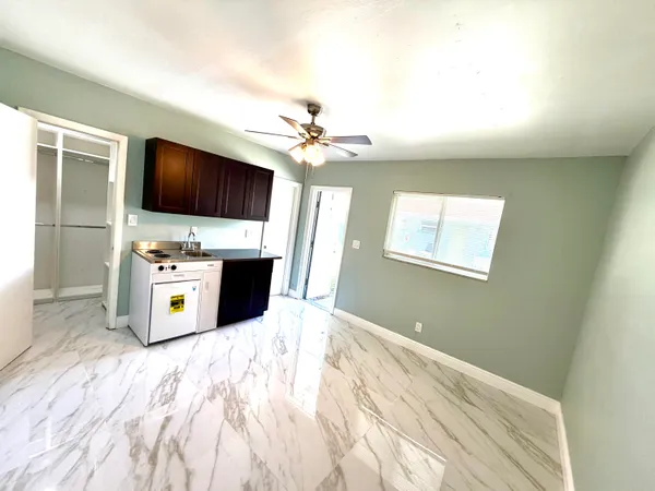 $1,000 | 218 Southwest 1st Court, Unit 218A, Pompano Beach, FL 33060