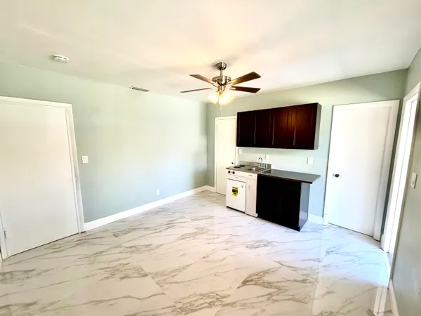 $1,000 | 218 Southwest 1st Court, Unit 218A, Pompano Beach, FL 33060