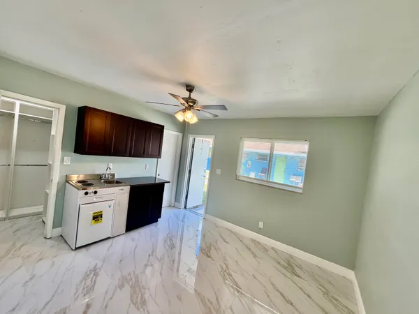 $1,000 | 218 Southwest 1st Court, Unit 218A, Pompano Beach, FL 33060