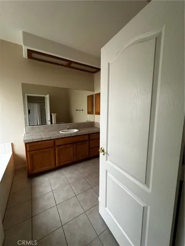 a room with a walk in closet