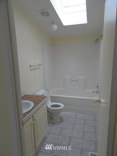2388 Seminary Hill Road Centralia, WA 98531 - Photo 13 of 18 Gallery Image 13