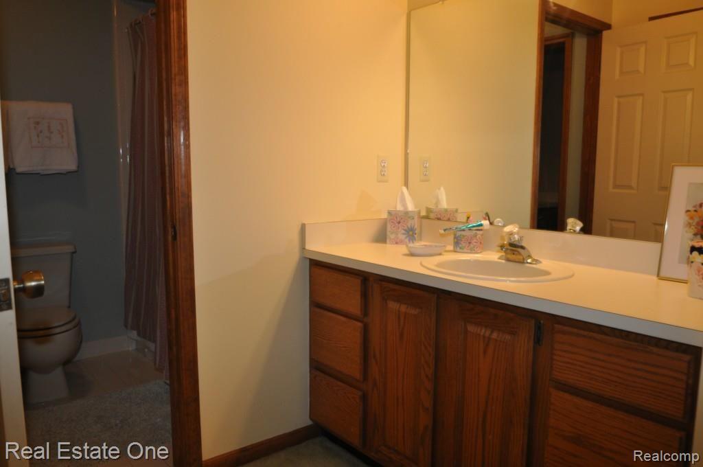 1274 Grandview Drive Rochester, MI 48306 - Photo 18 of 30 16.jpg