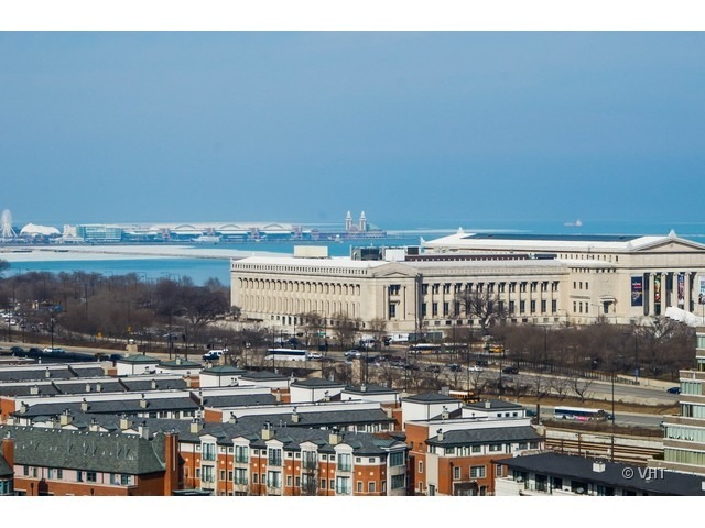 1600 South Indiana Avenue, Unit 1407 Chicago, IL 60616 - Photo 14 of 19 a picture of city view