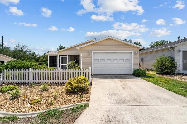 $258,000 | 17300 Southeast 93rd Heyward Avenue, The Villages, FL 32162