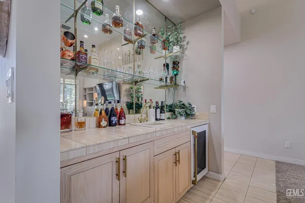 $819,000 | Undisclosed Address, Bakersfield, CA 93311