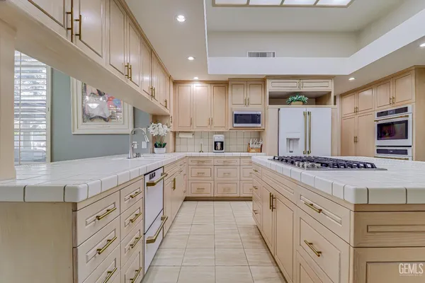 $819,000 | Undisclosed Address, Bakersfield, CA 93311