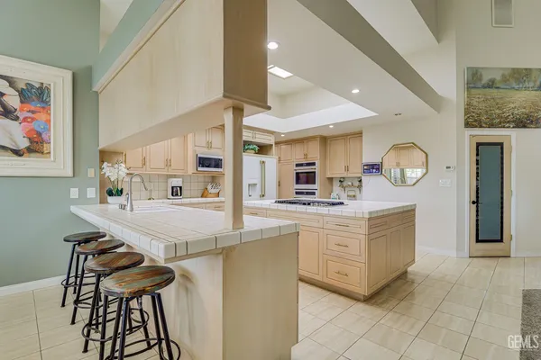 $819,000 | Undisclosed Address, Bakersfield, CA 93311