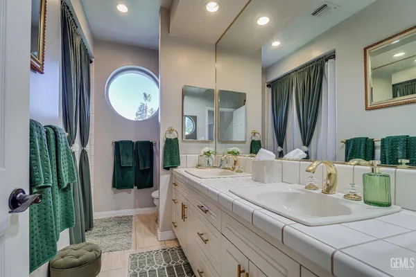 $819,000 | Undisclosed Address, Bakersfield, CA 93311