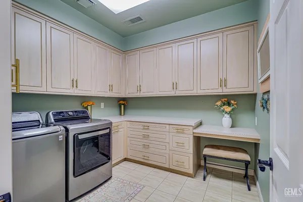 $819,000 | Undisclosed Address, Bakersfield, CA 93311