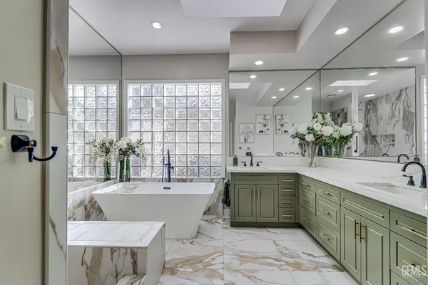 $819,000 | Undisclosed Address, Bakersfield, CA 93311