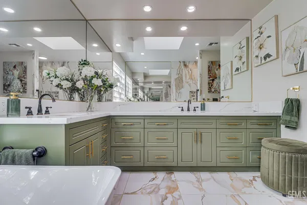 $819,000 | Undisclosed Address, Bakersfield, CA 93311