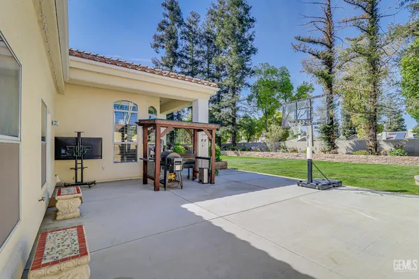 $819,000 | Undisclosed Address, Bakersfield, CA 93311