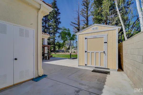 $819,000 | Undisclosed Address, Bakersfield, CA 93311