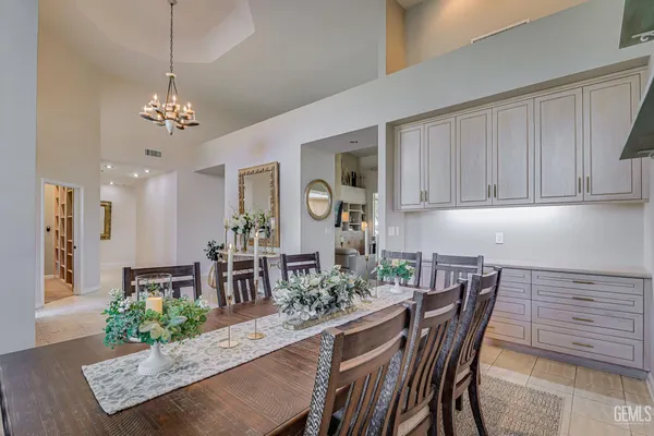 $819,000 | Undisclosed Address, Bakersfield, CA 93311