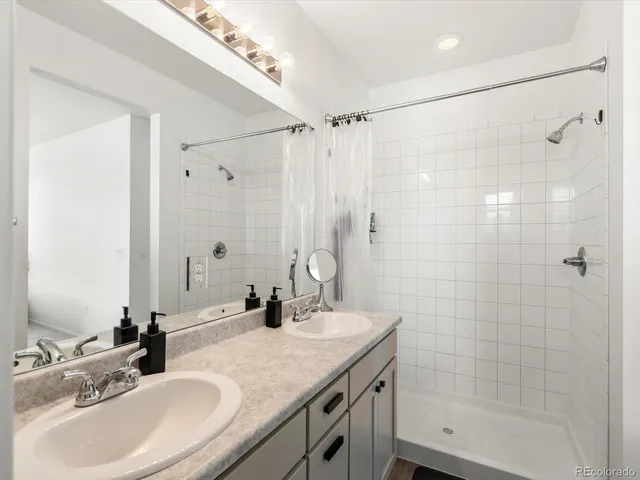 $424,000 | 24333 East 41st Avenue, Aurora, CO 80019