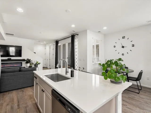 $424,000 | 24333 East 41st Avenue, Aurora, CO 80019