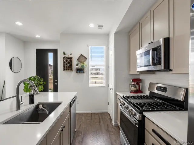 $424,000 | 24333 East 41st Avenue, Aurora, CO 80019