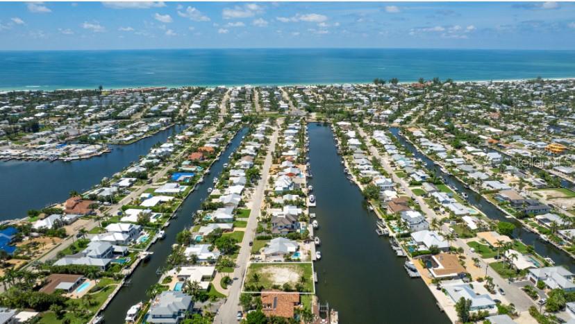 538 67th Street Holmes Beach, FL 34217 - Photo 15 of 16