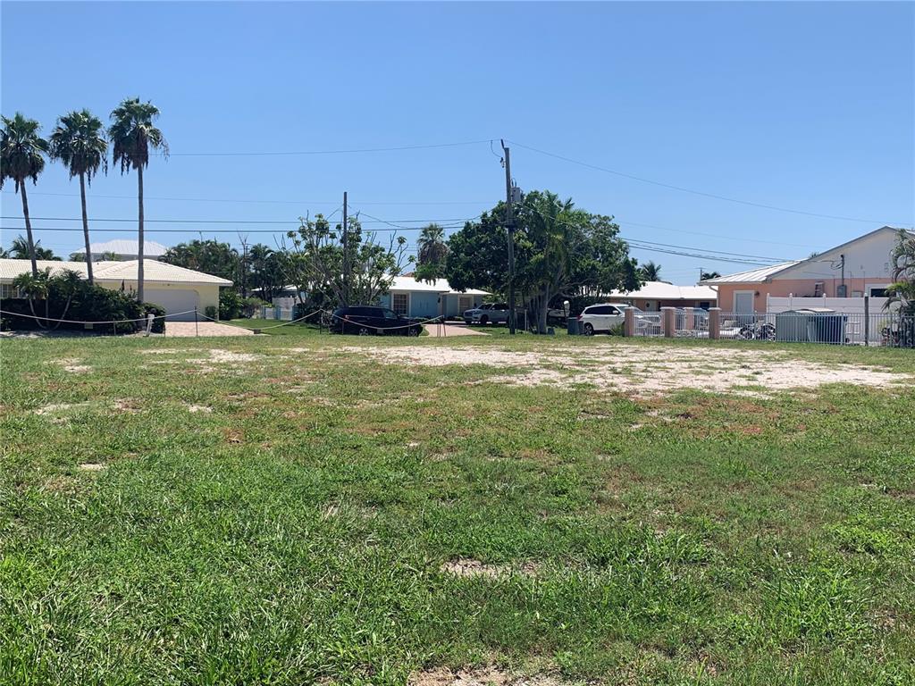 538 67th Street Holmes Beach, FL 34217 - Photo 3 of 16