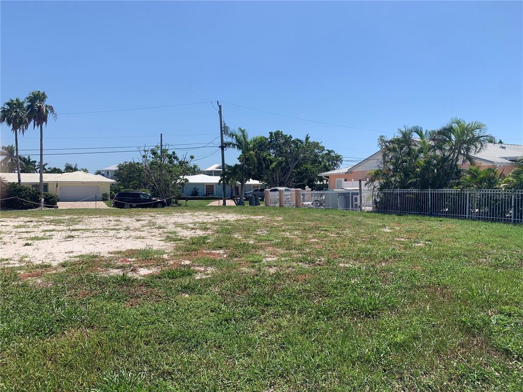 538 67th Street Holmes Beach, FL 34217 - Photo 6 of 16