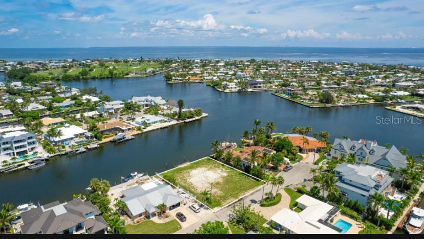 538 67th Street Holmes Beach, FL 34217 - Photo 8 of 16