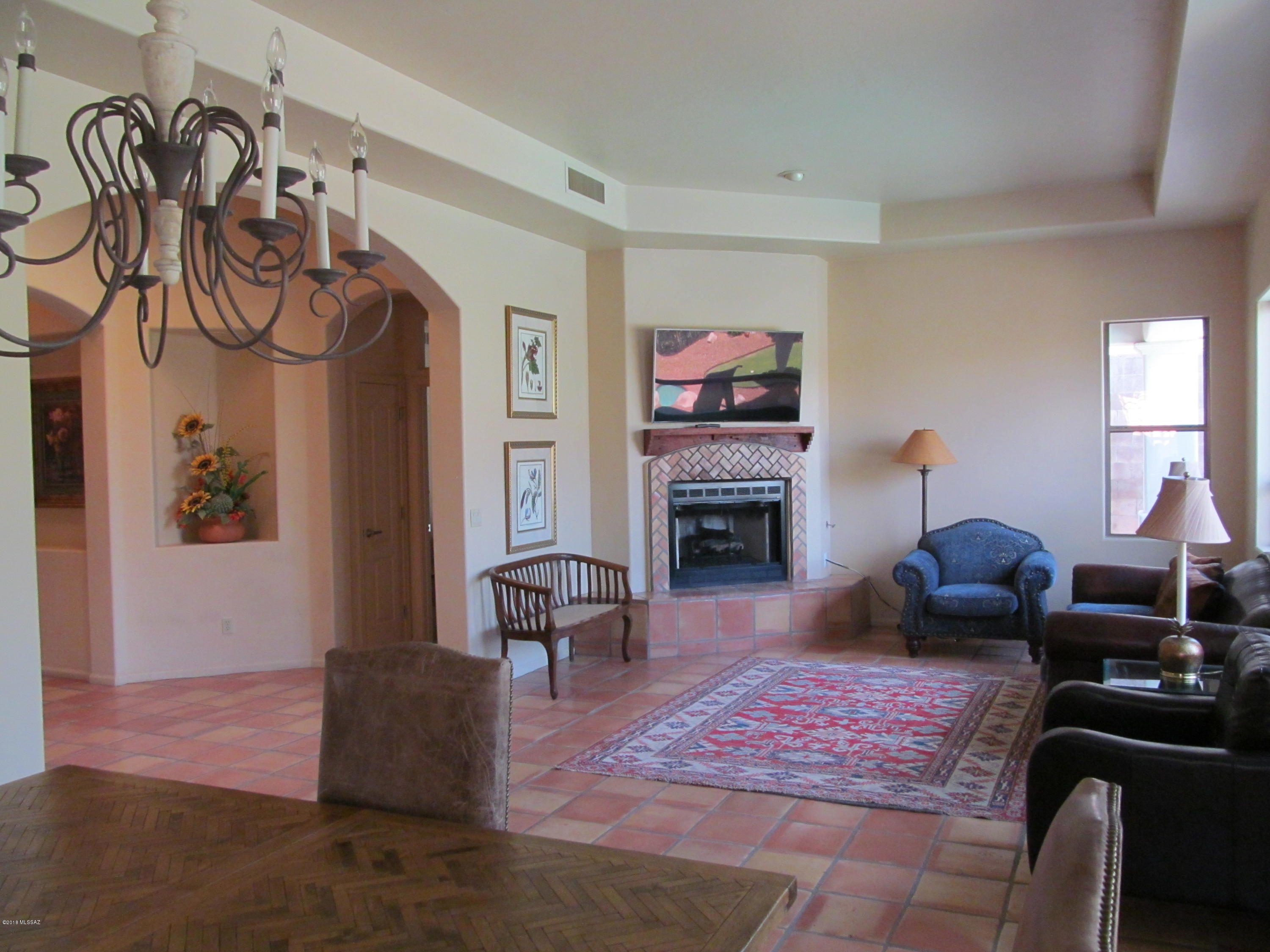 5242 North Ridge Spring Place Tucson, AZ 85749 - Photo 9 of 39 Gallery Image 9
