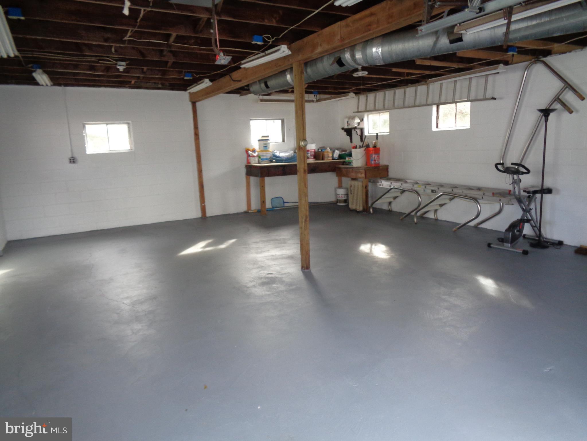 601 Eggert Crossing Road Ewing, NJ 08638 - Photo 17 of 19 Garage
