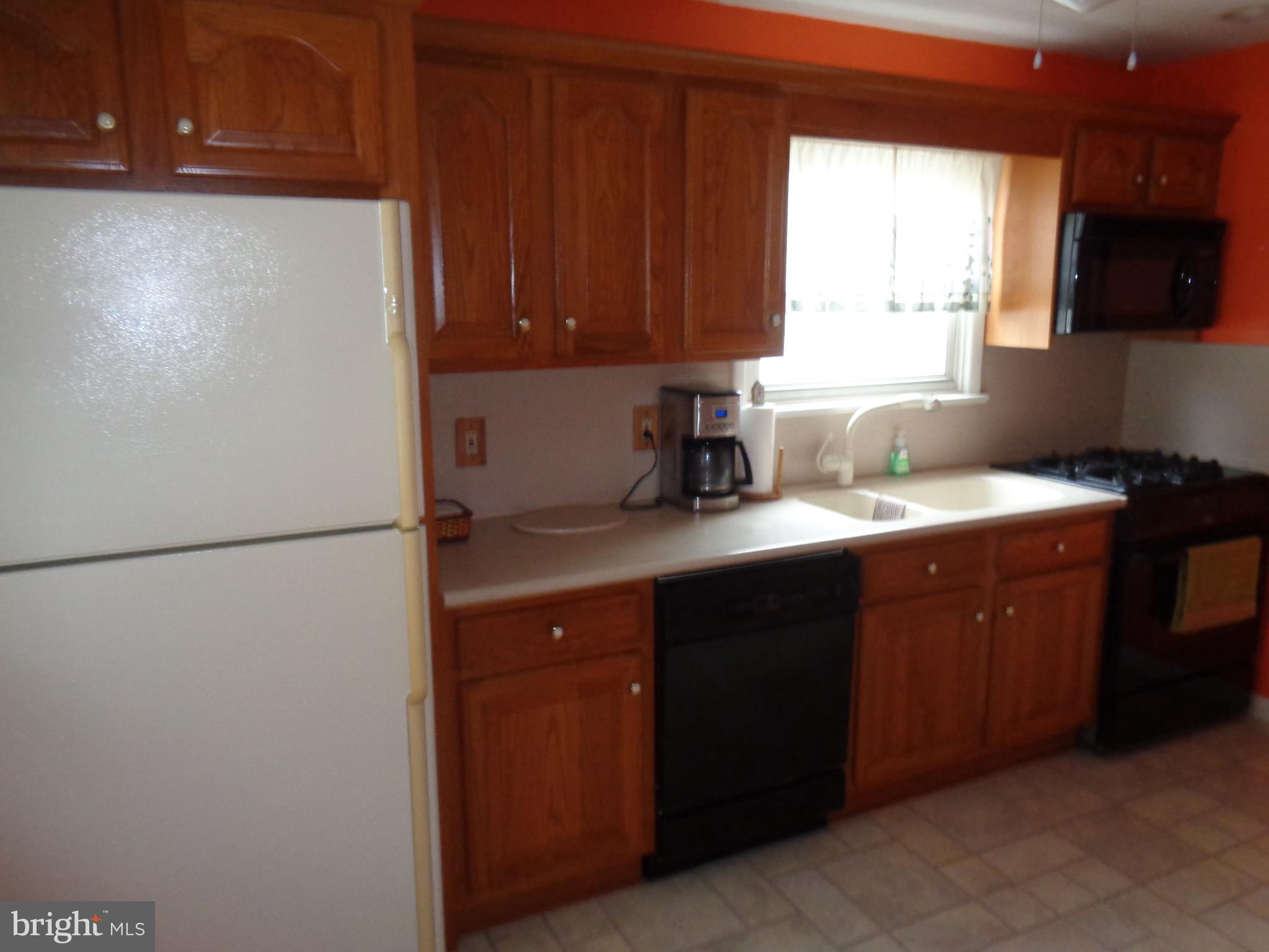 601 Eggert Crossing Road Ewing, NJ 08638 - Photo 6 of 19 Kitchen