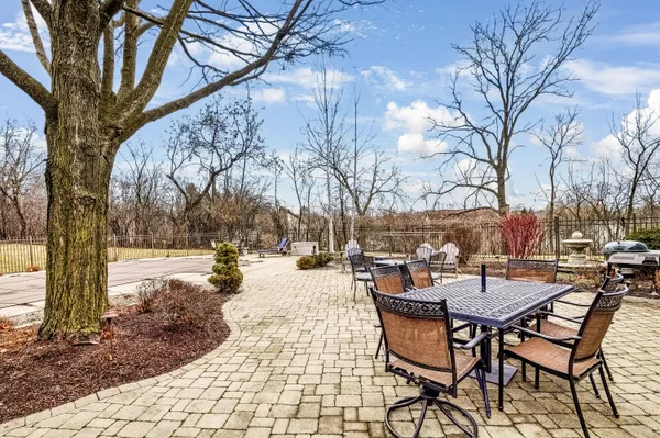 $825,000 | 1000 Silver Mist Court, Brookfield, WI 53005