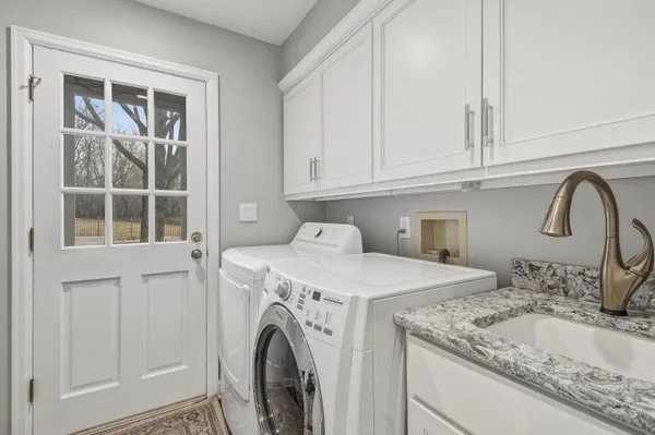 $825,000 | 1000 Silver Mist Court, Brookfield, WI 53005