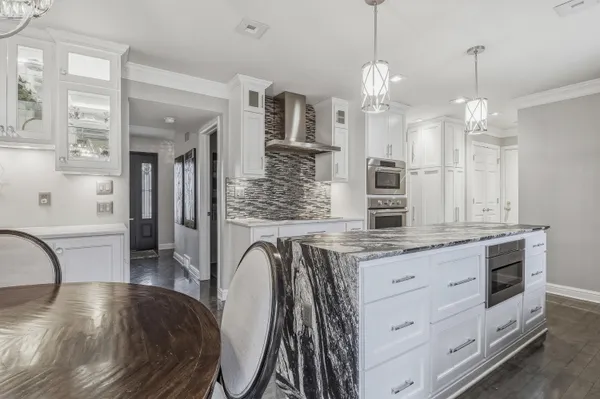 $825,000 | 1000 Silver Mist Court, Brookfield, WI 53005