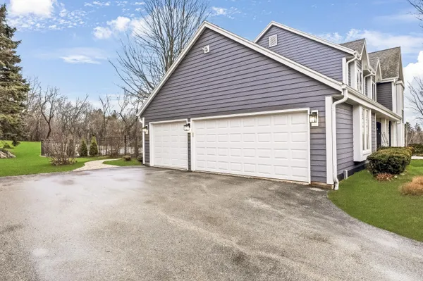 $825,000 | 1000 Silver Mist Court, Brookfield, WI 53005