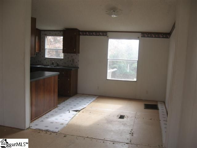 405 Duncan Creek Church Road Clinton, SC 29325 - Photo 7 of 12 Gallery Image 7
