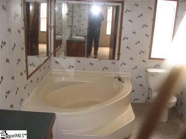 405 Duncan Creek Church Road Clinton, SC 29325 - Photo 8 of 12 Gallery Image 8