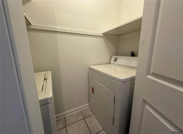 $1,150 | 812 Martin Behrman Avenue, Unit P, Metairie, LA 70005