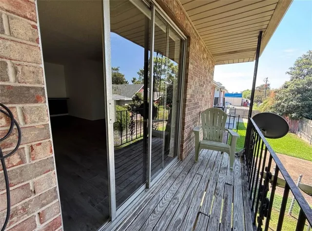 $1,150 | 812 Martin Behrman Avenue, Unit P, Metairie, LA 70005