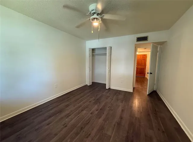 $1,150 | 812 Martin Behrman Avenue, Unit P, Metairie, LA 70005