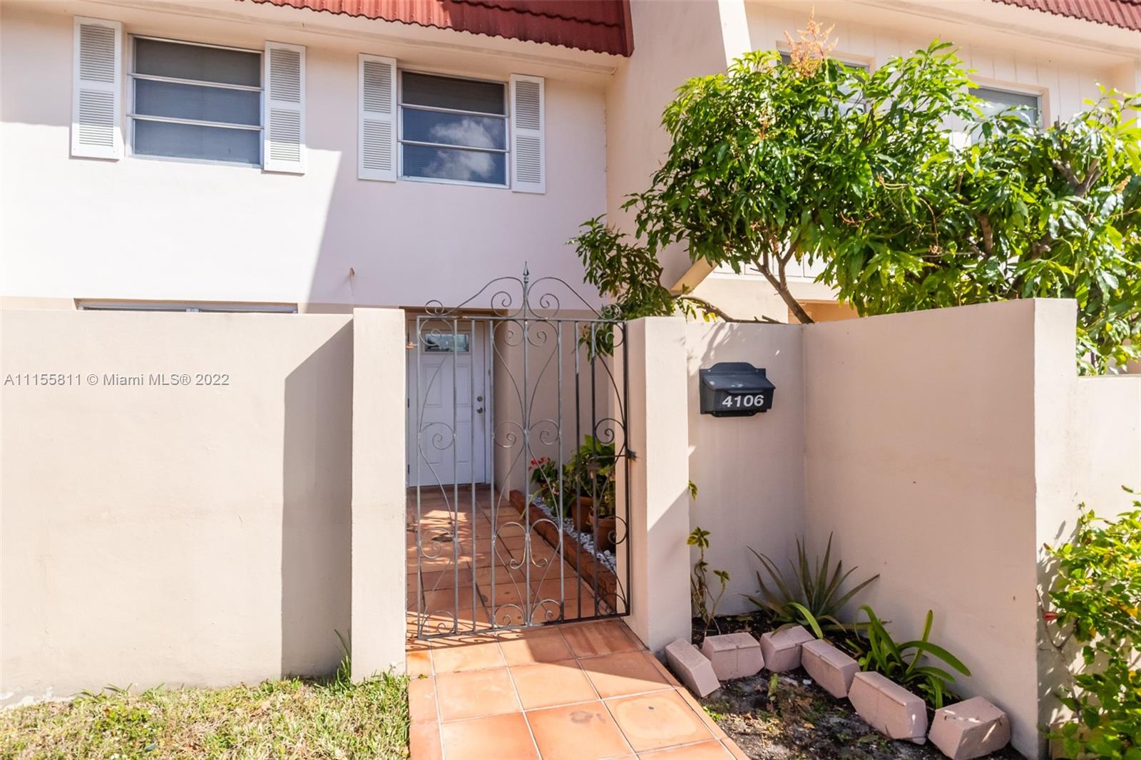4106 Inverrary Drive, Unit 13C Lauderhill, FL 33319 - Photo 5 of 46