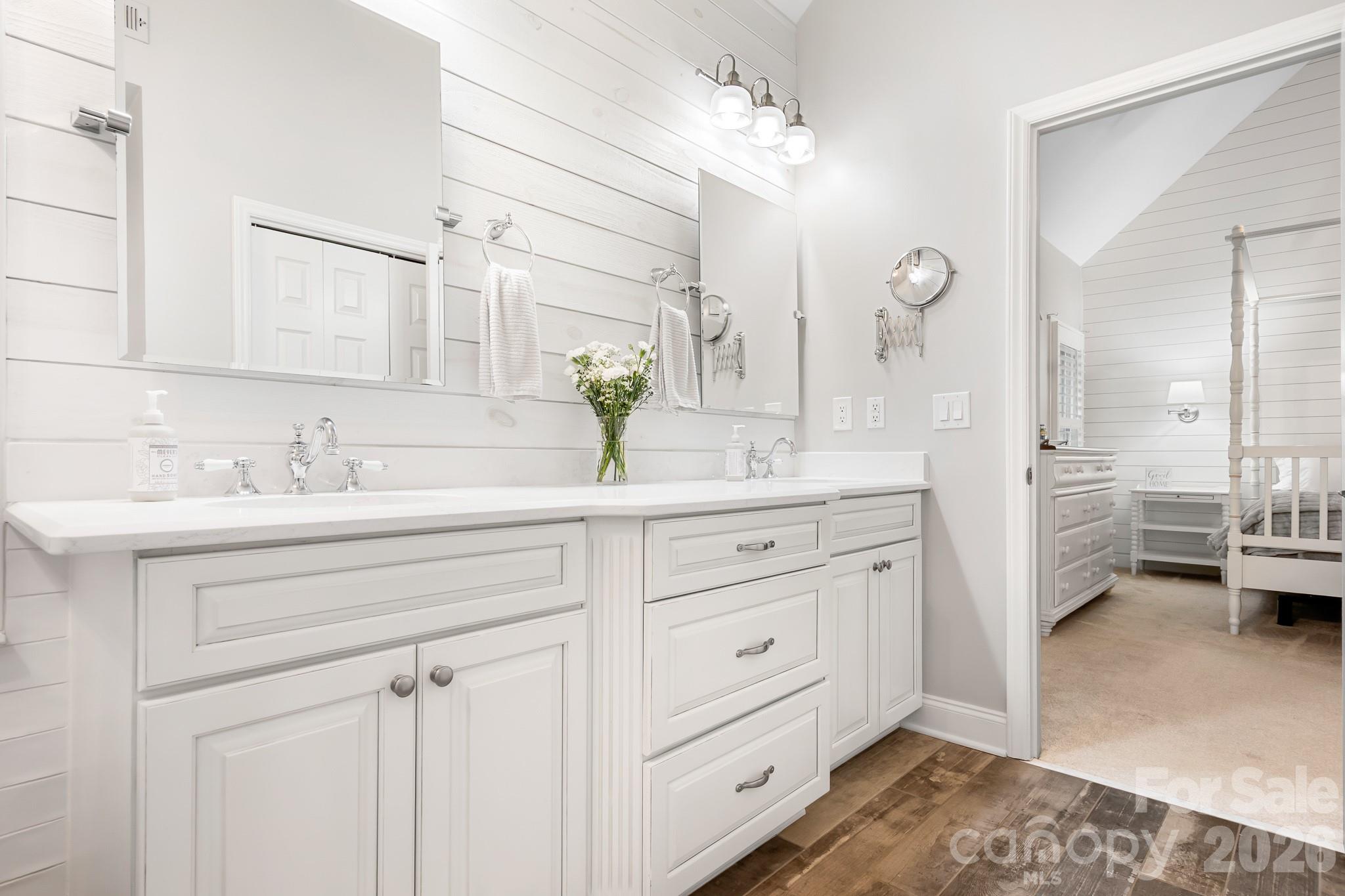 7048 Mariners Court Tega Cay, SC 29708 - Photo 30 of 48 Gallery Image 30