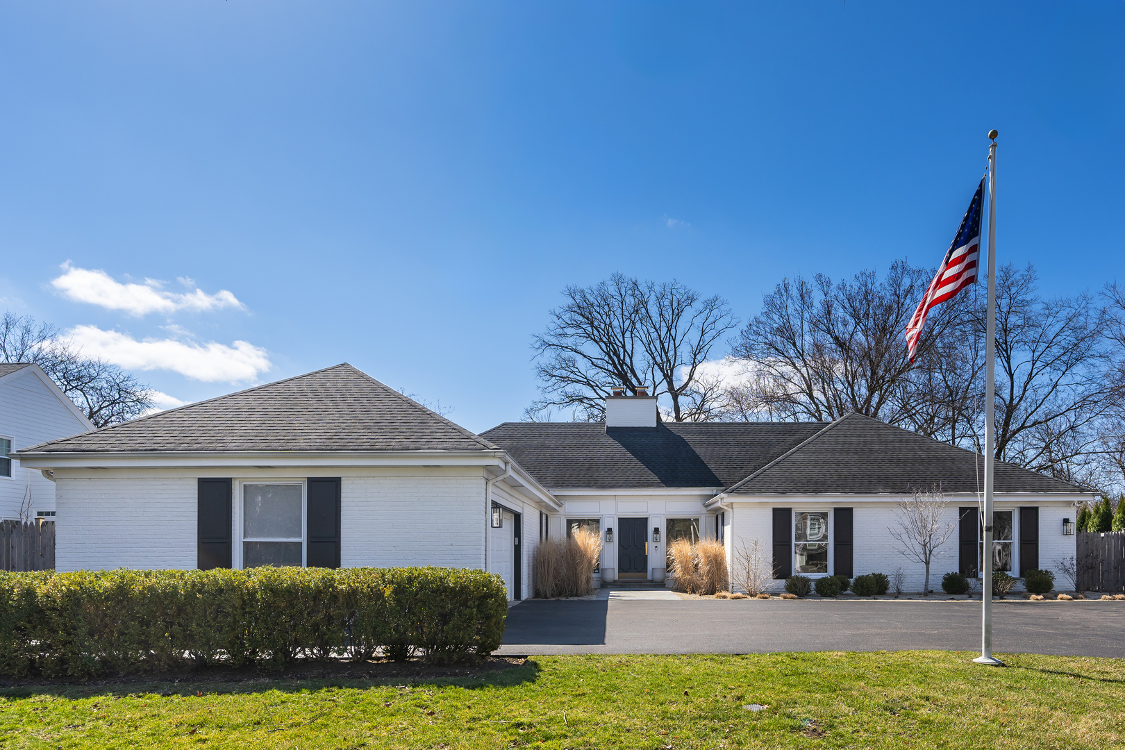 1225 West Deerpath Road Lake Forest, IL 60045 - Photo 2 of 33