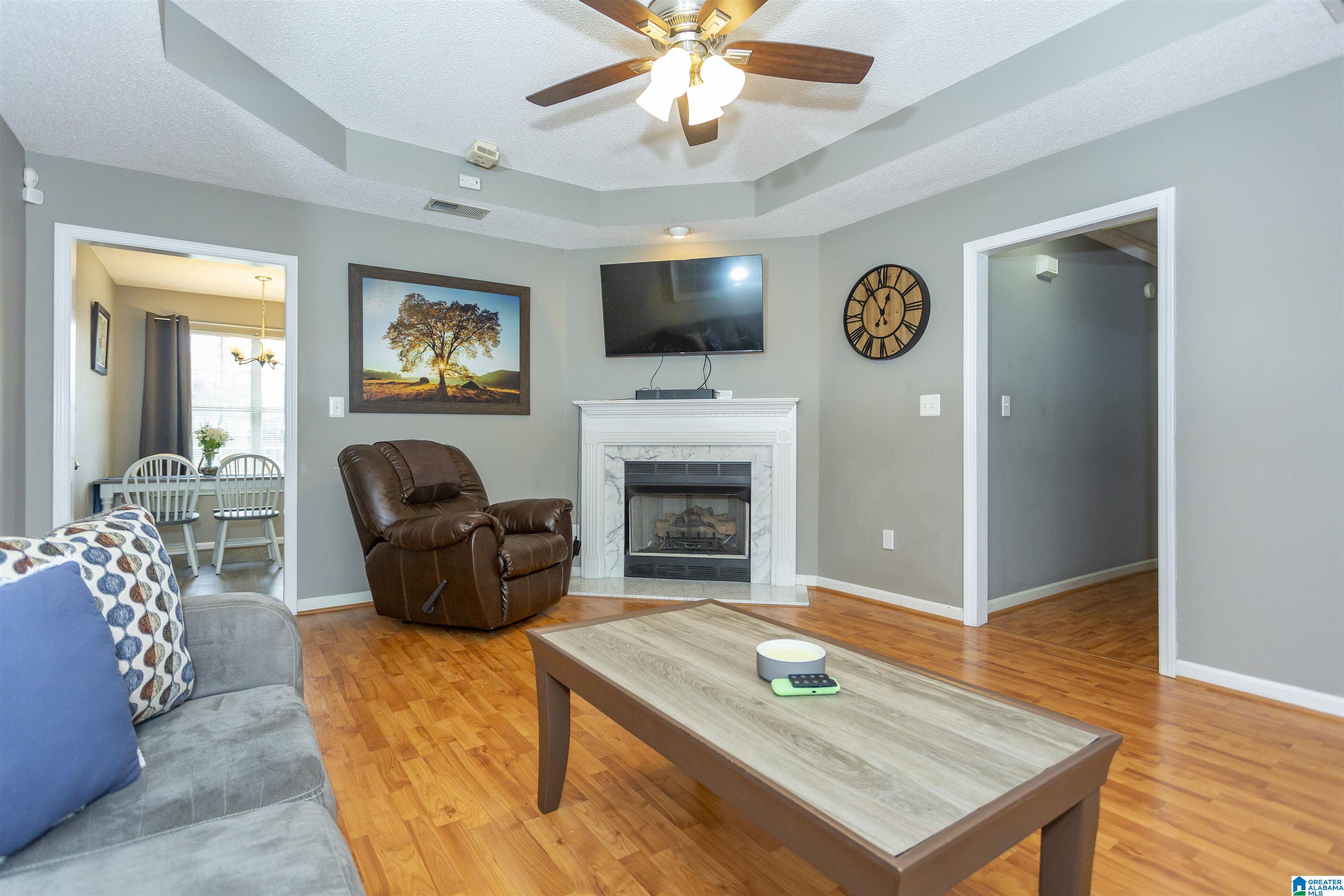 826 Meriweather Drive Calera, AL 35040 - Photo 4 of 23
