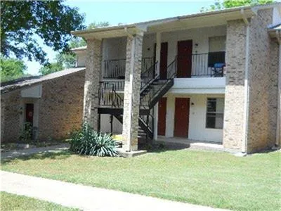$540 | 700 Piner Street, Honey Grove, TX 75446