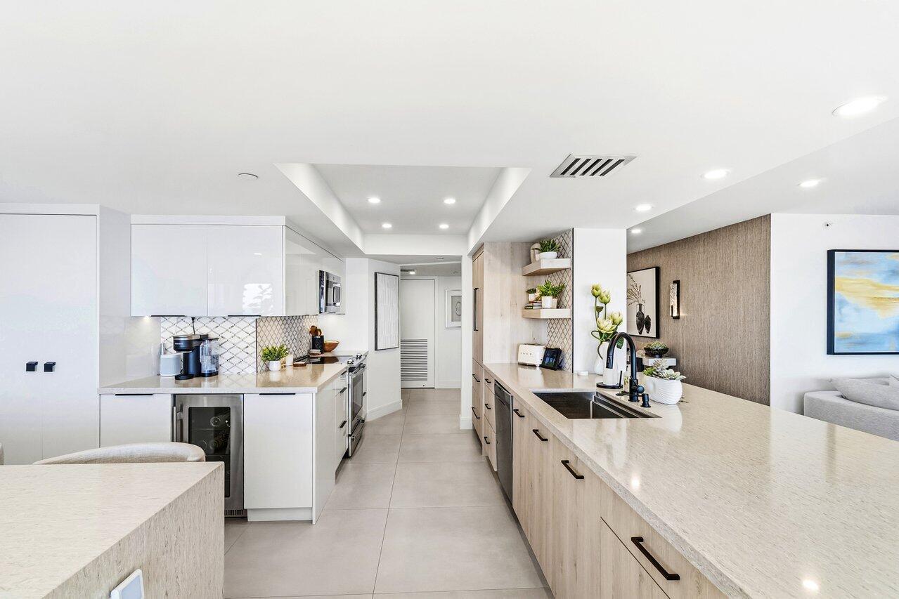 4001 North Ocean Boulevard, Unit 907 Boca Raton, FL 33431 - Photo 14 of 58 KITCHEN