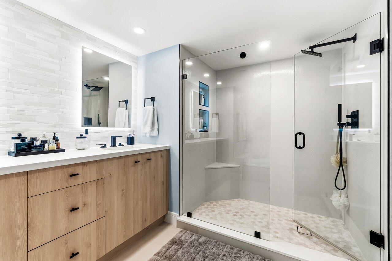 4001 North Ocean Boulevard, Unit 907 Boca Raton, FL 33431 - Photo 29 of 58 PRIMARY BATHROOM